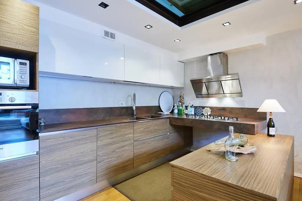 Ampia Casa Indipendente Con Giardino Privato Apartment Milan Italy